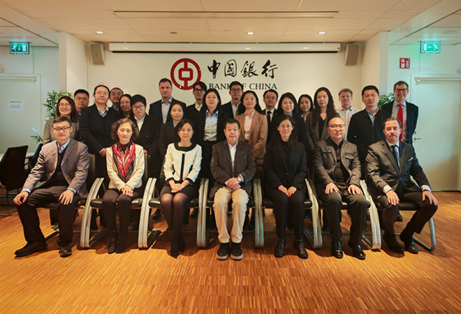 康文参赞陪同周立民大使走访中国银行（欧洲）有限公司斯德哥尔摩分行