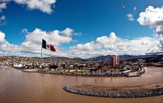 墨西哥派出两艘军舰向古巴运送人道主义援助